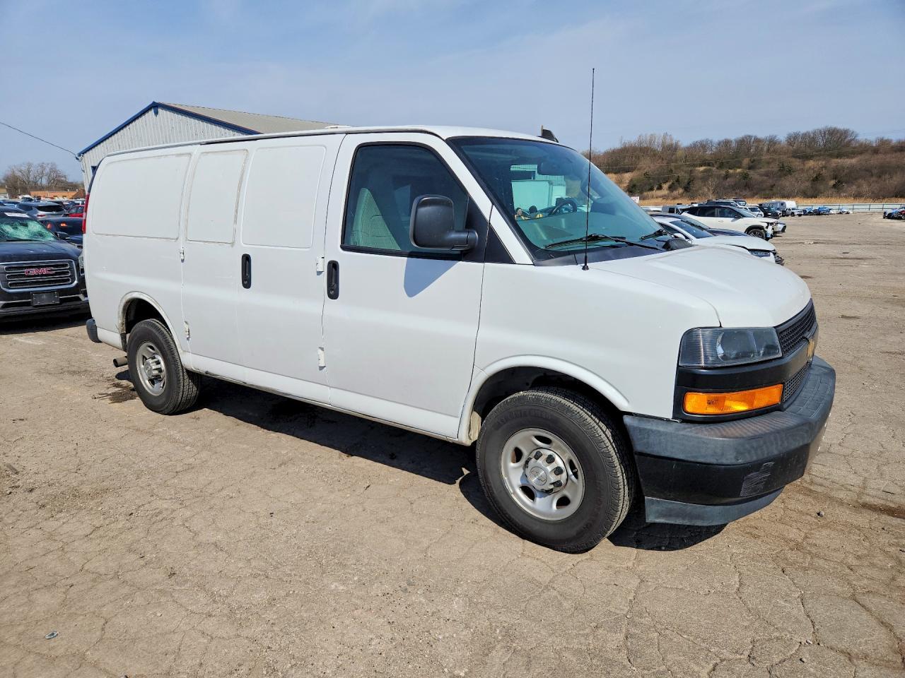 2020 Chevrolet Express G2500 - zdjęcie 4