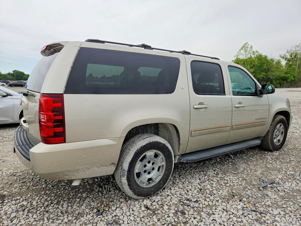 2014 Chevrolet Suburban C1500 Lt - zdjęcie 3