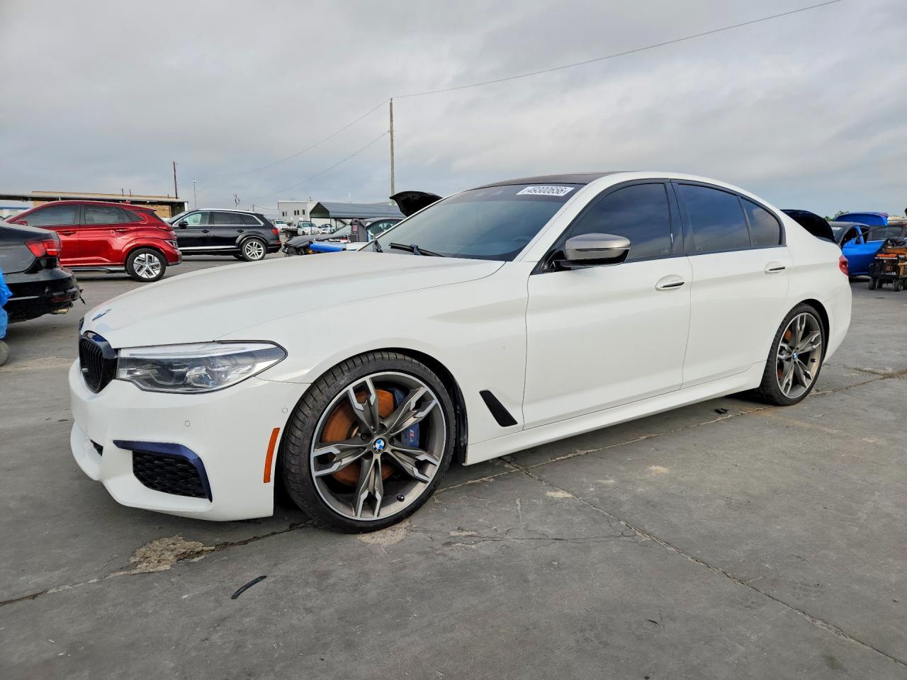 2018 BMW M550Xi - zdjęcie główne