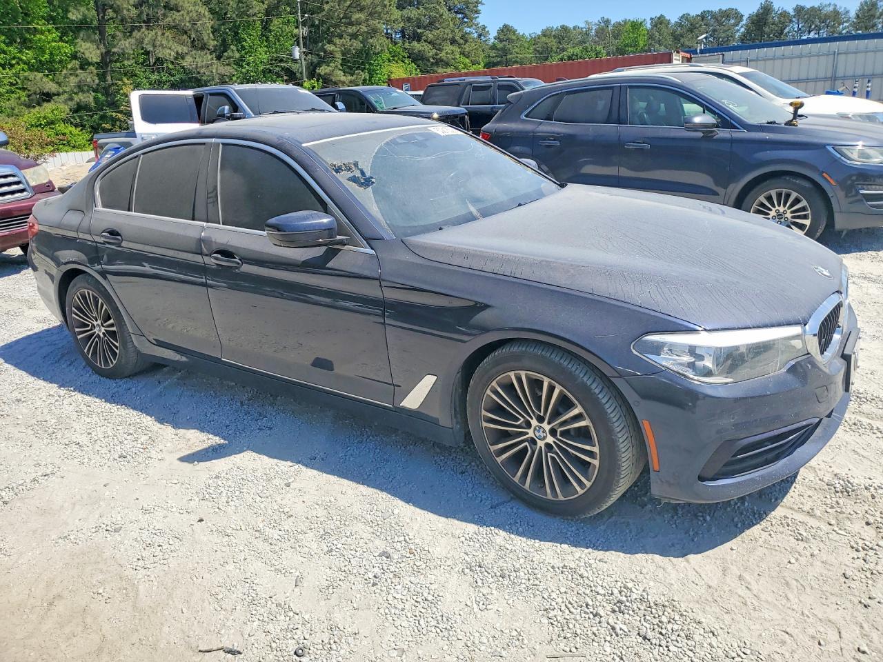 2019 BMW 530 I - zdjęcie 4