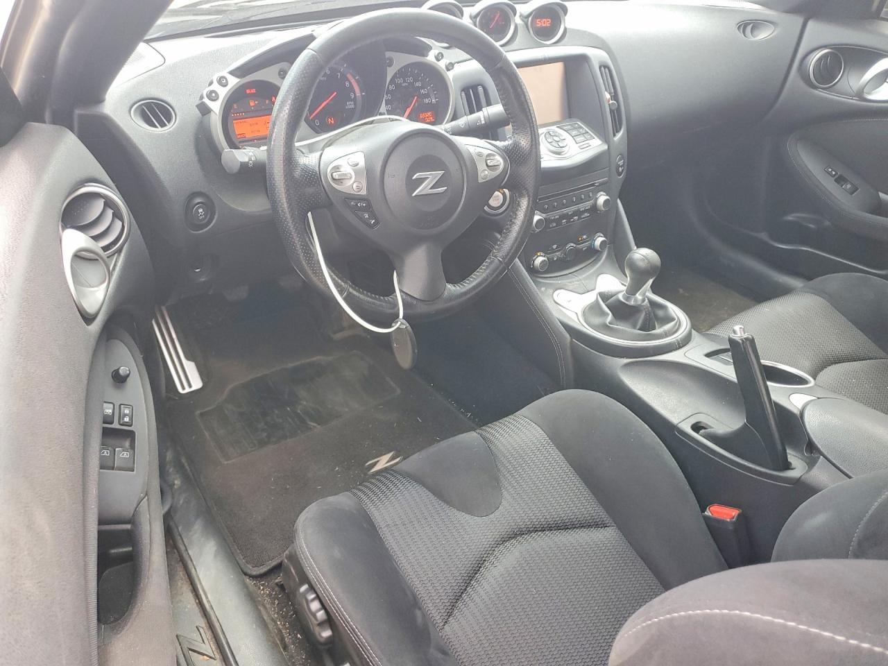 2017 Nissan 370Z Sport Tech - zdjęcie 8