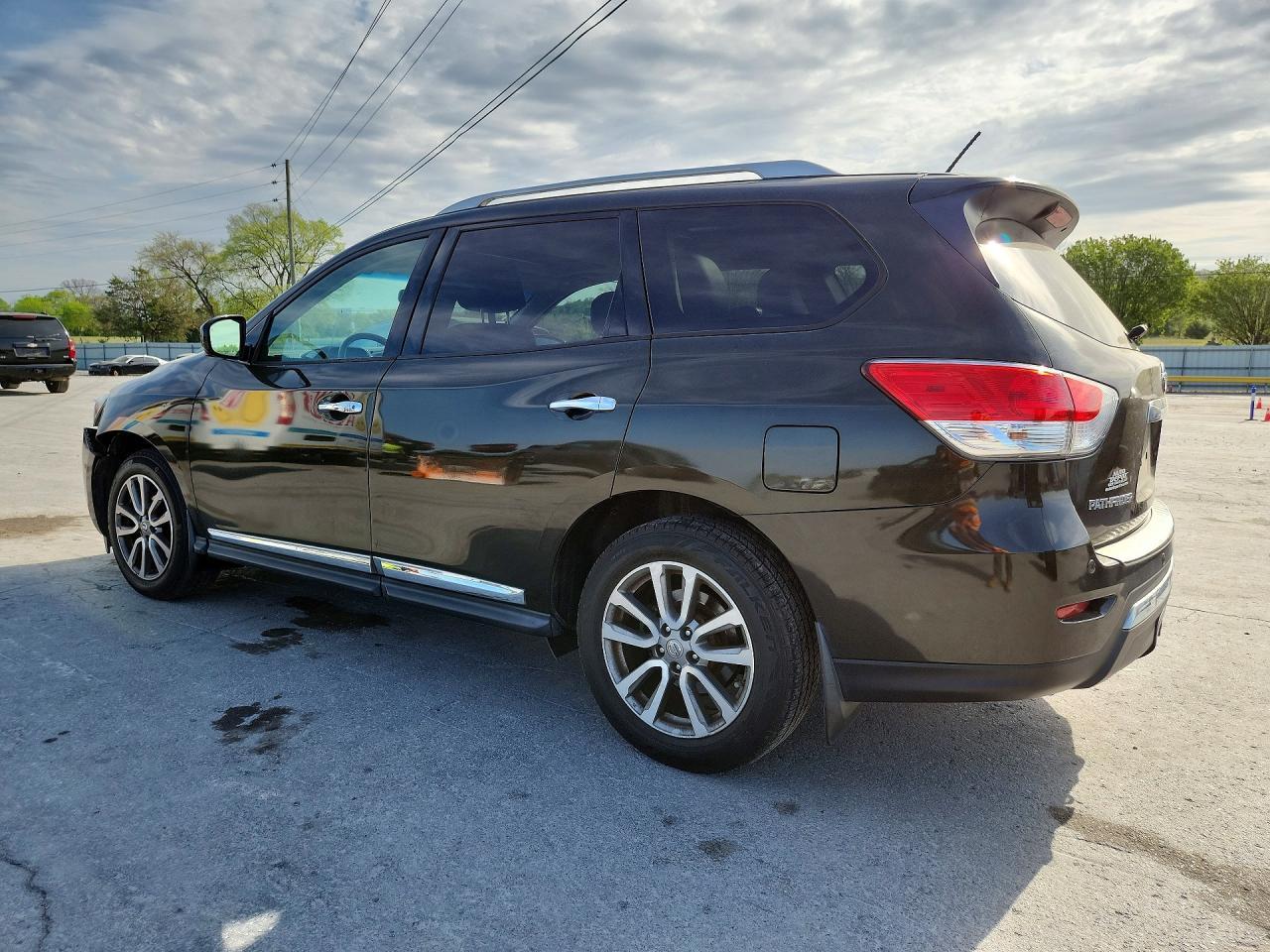 2016 Nissan Pathfinder Platinum - zdjęcie 2