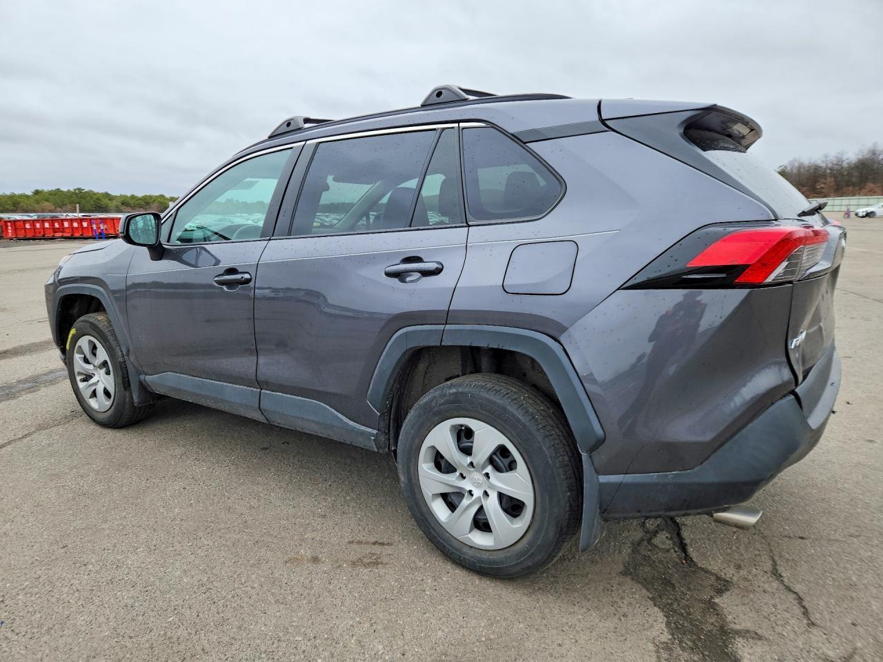 2021 Toyota Rav4 Le - zdjęcie 2