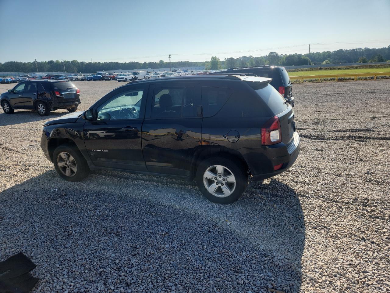 2016 Jeep Compass Latitude - zdjęcie 2