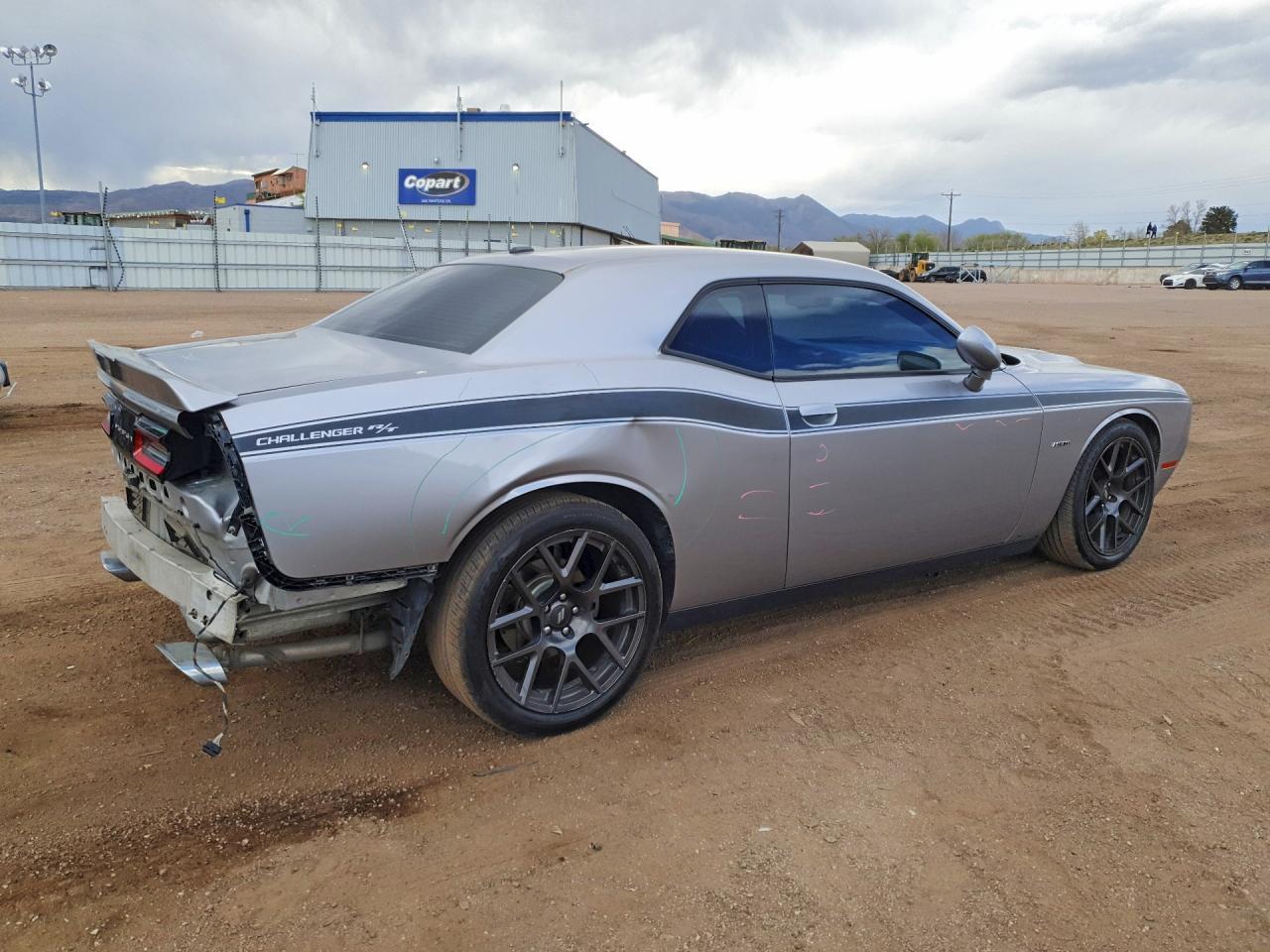 2016 Dodge Challenger R - zdjęcie 3