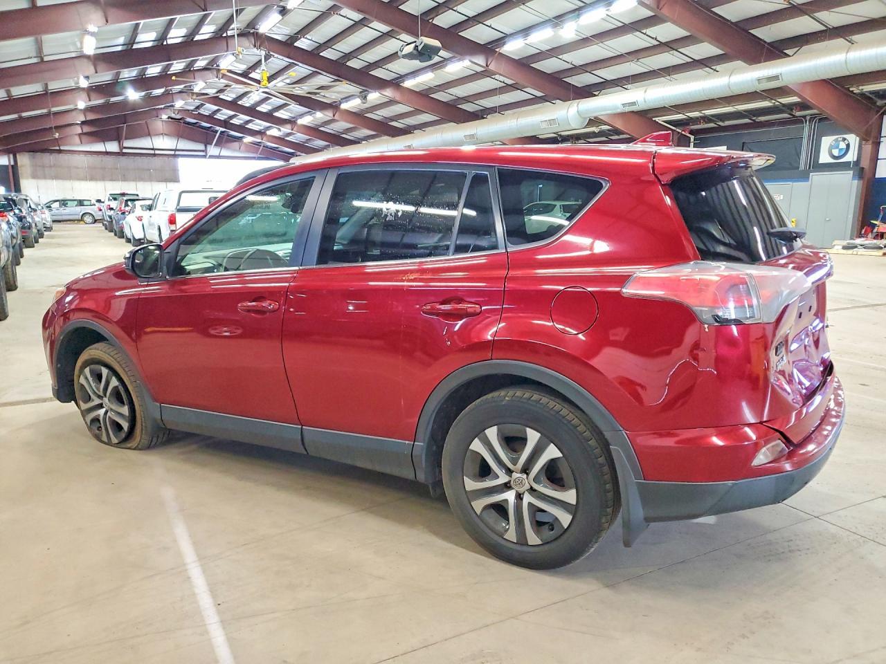 2018 Toyota Rav4 Le - zdjęcie 2