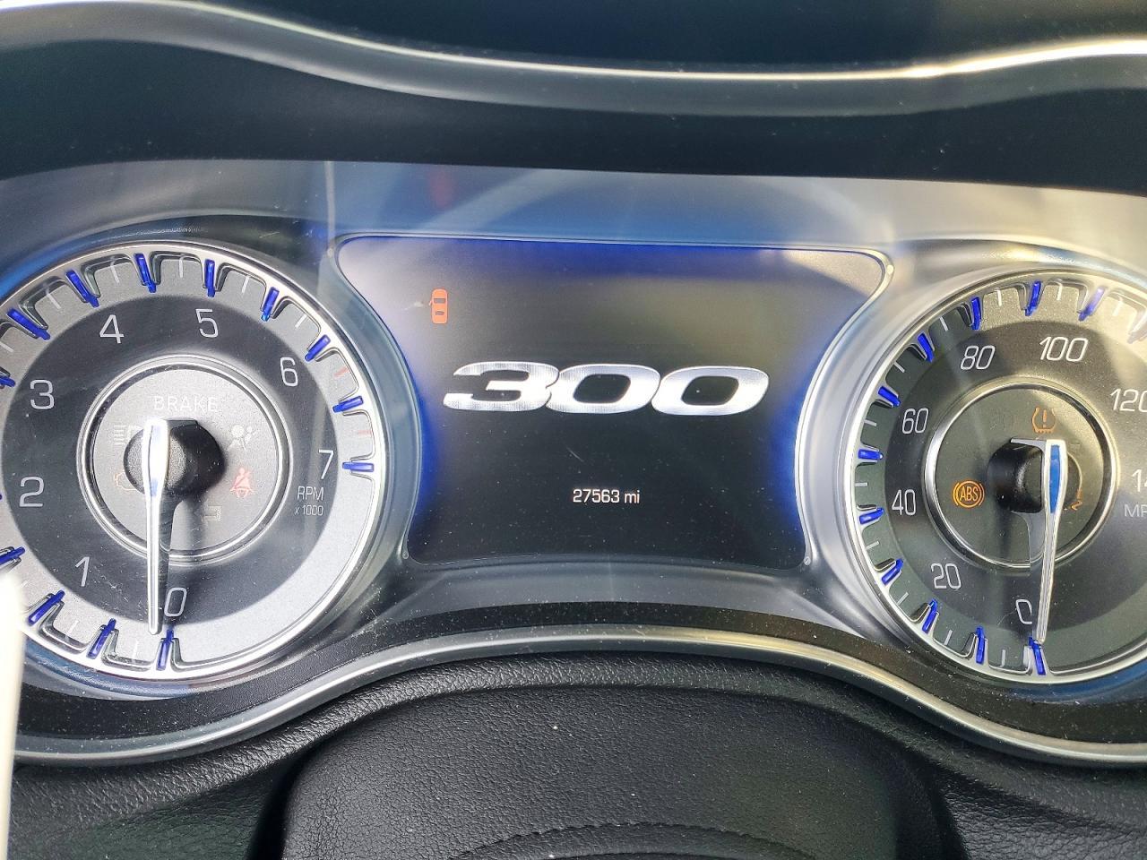 2019 Chrysler 300 Limited - zdjęcie 9