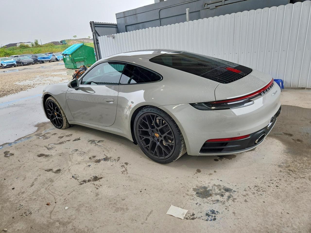 2023 Porsche 911 Carrera - zdjęcie 2