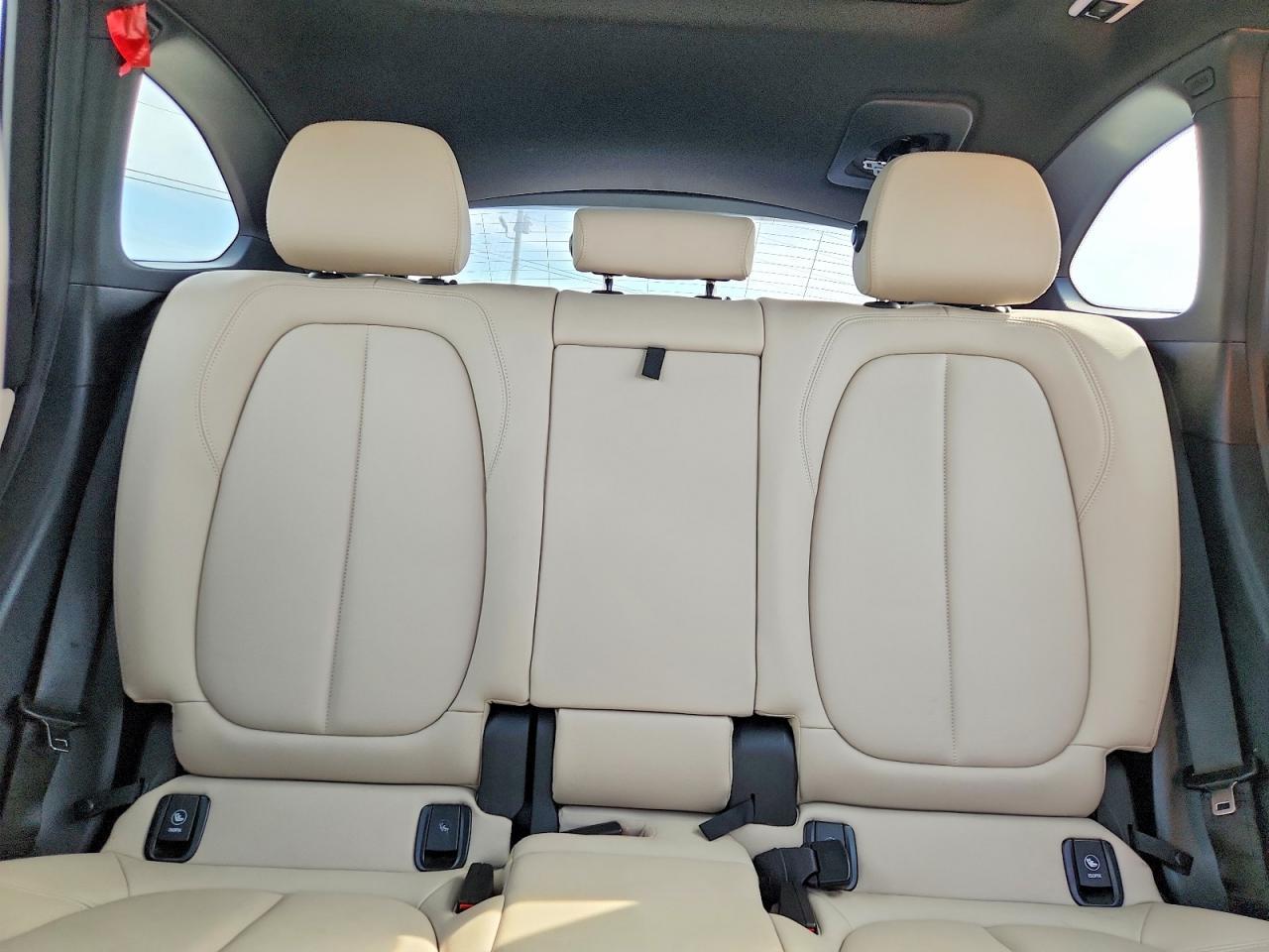 2021 BMW X1 xDrive28I - zdjęcie 10
