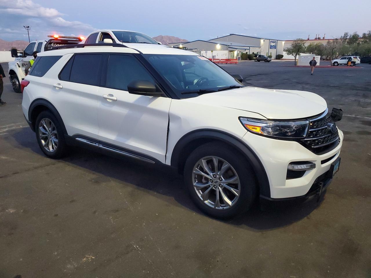 Ford Explorer - zdjęcie 4