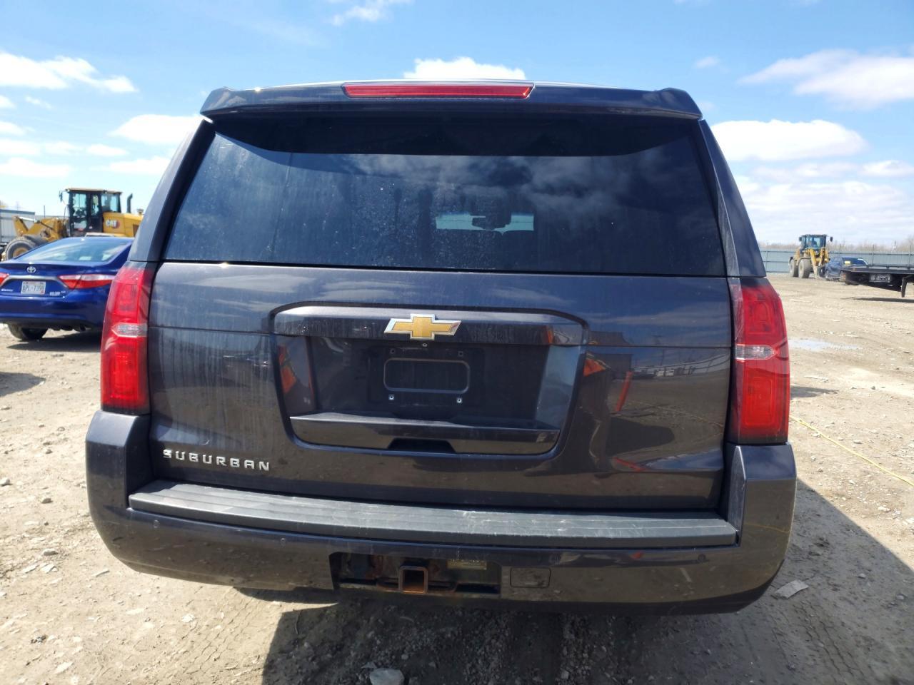 2015 Chevrolet Suburban K1500 Lt - zdjęcie 6