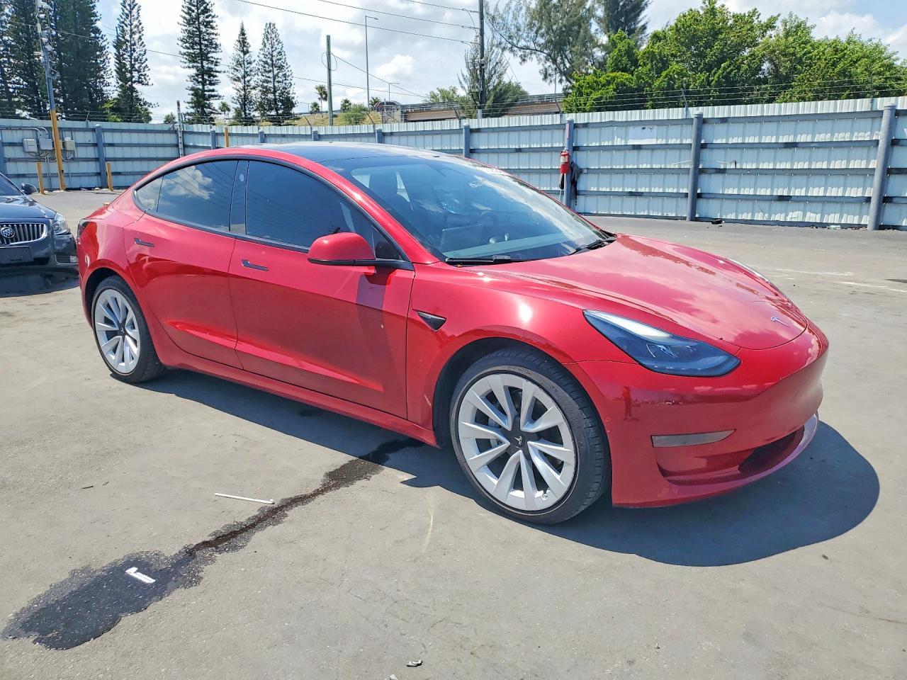 2022 Tesla Model 3 - zdjęcie 4
