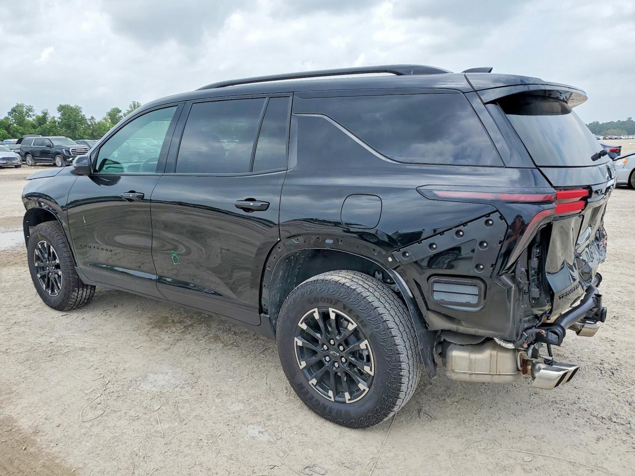 2025 Chevrolet Traverse - zdjęcie 2