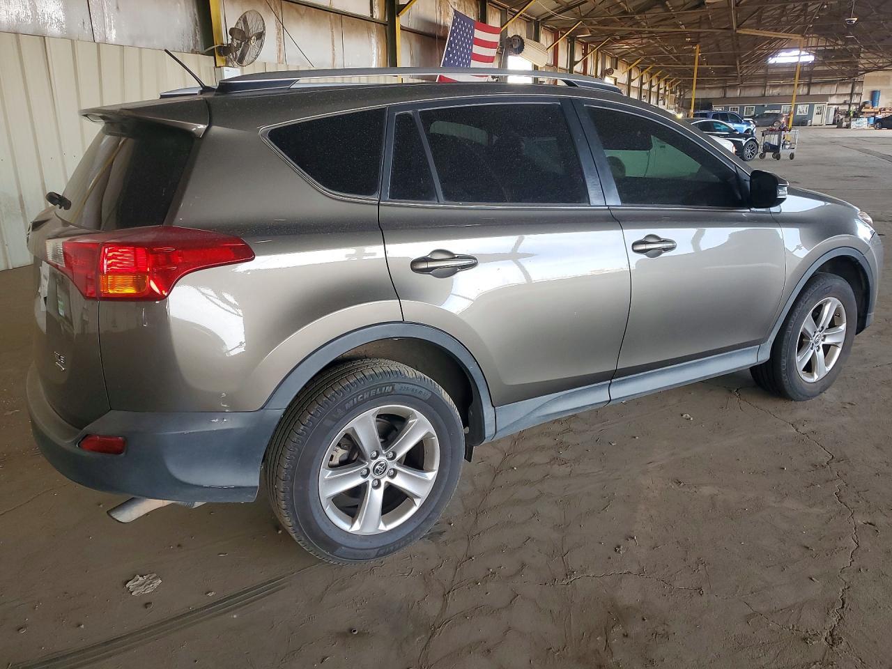 2015 Toyota Rav4 Xle - zdjęcie 3