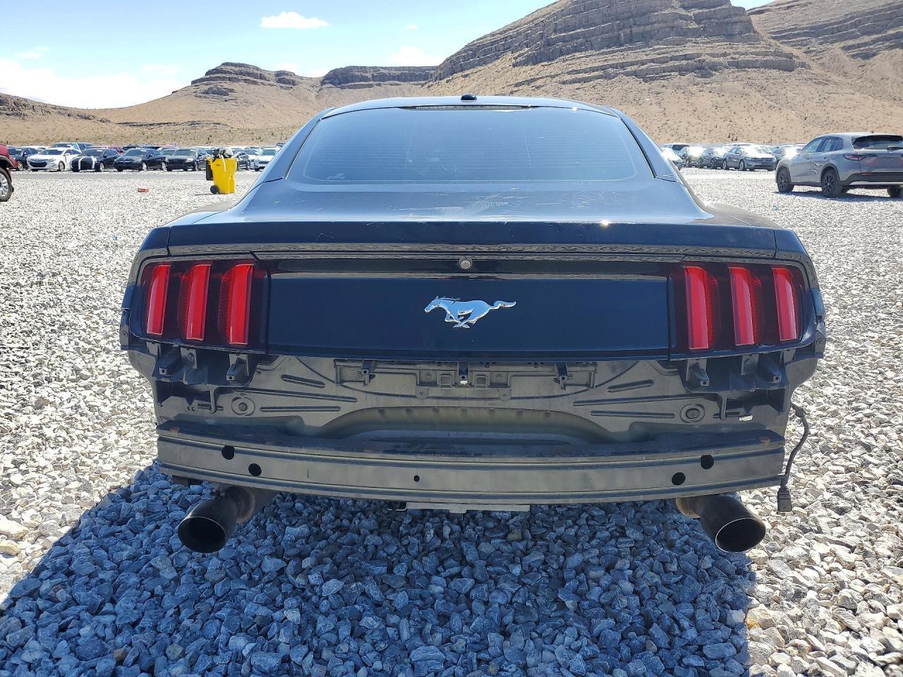 2016 Ford Mustang - zdjęcie 6
