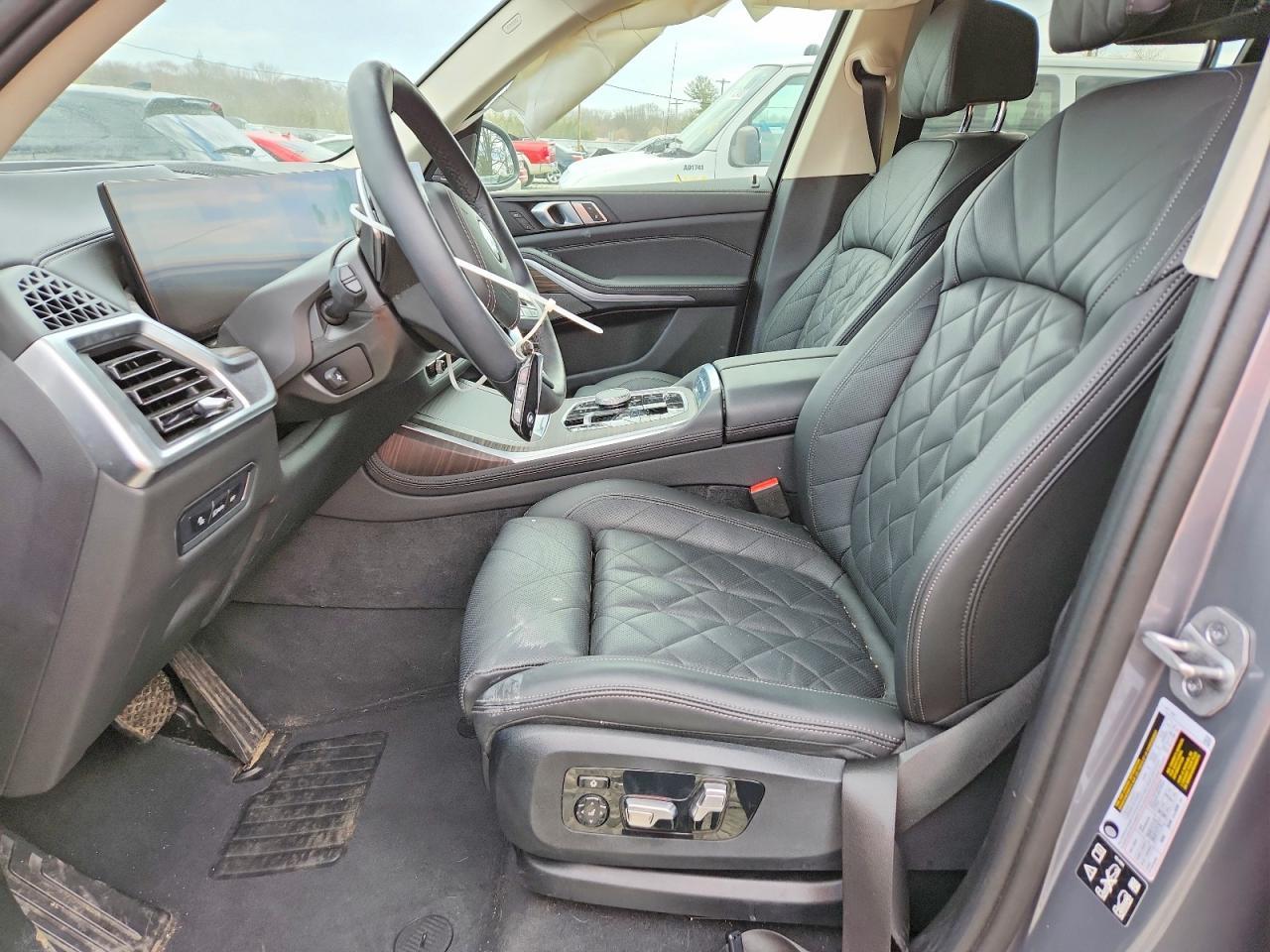 2024 BMW X7 xDrive40I - zdjęcie 7