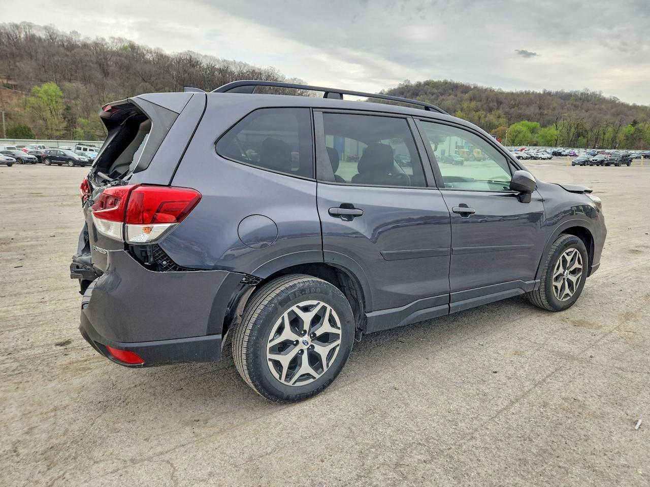 2021 Subaru Forester Premium - zdjęcie 3