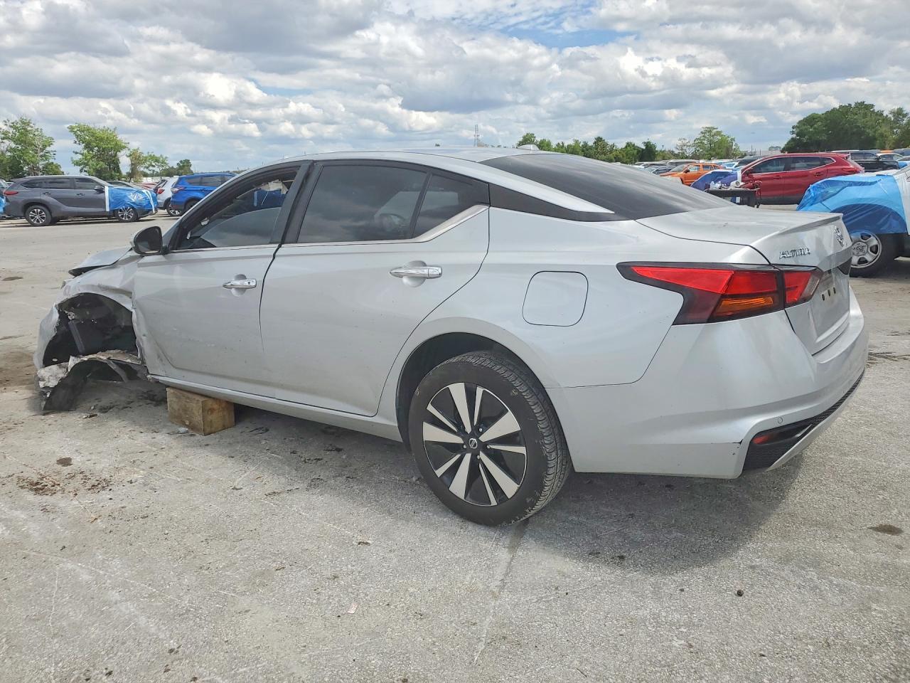 2022 Nissan Altima Sv - zdjęcie 2
