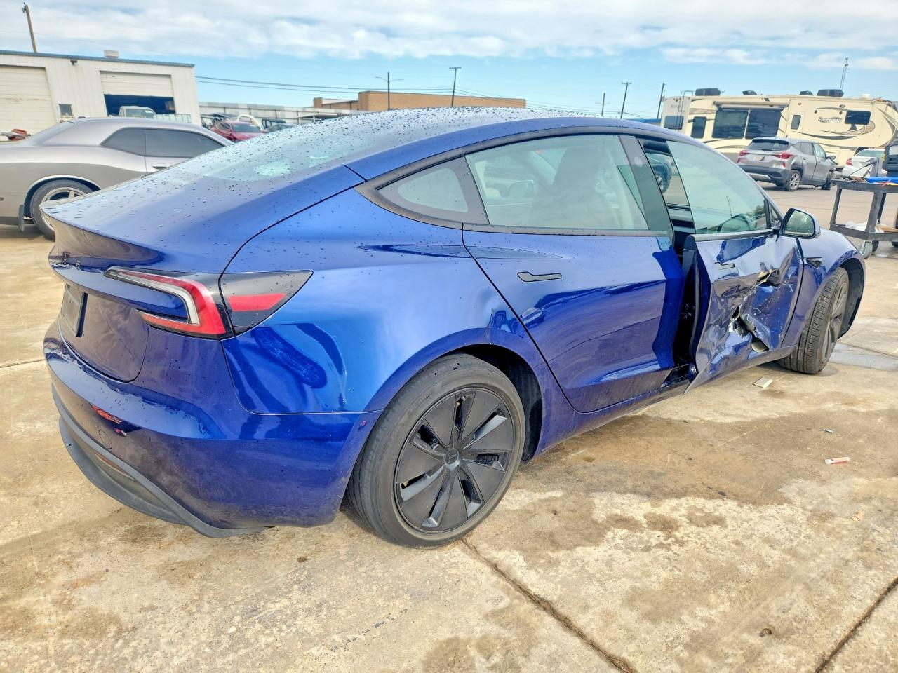 2025 Tesla Model 3 - zdjęcie 3