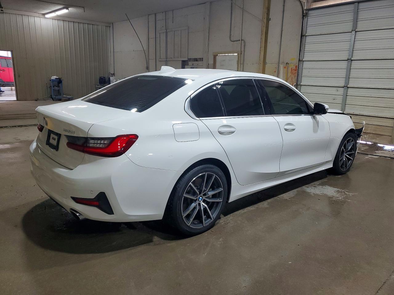 BMW Seria 3 - zdjęcie 3