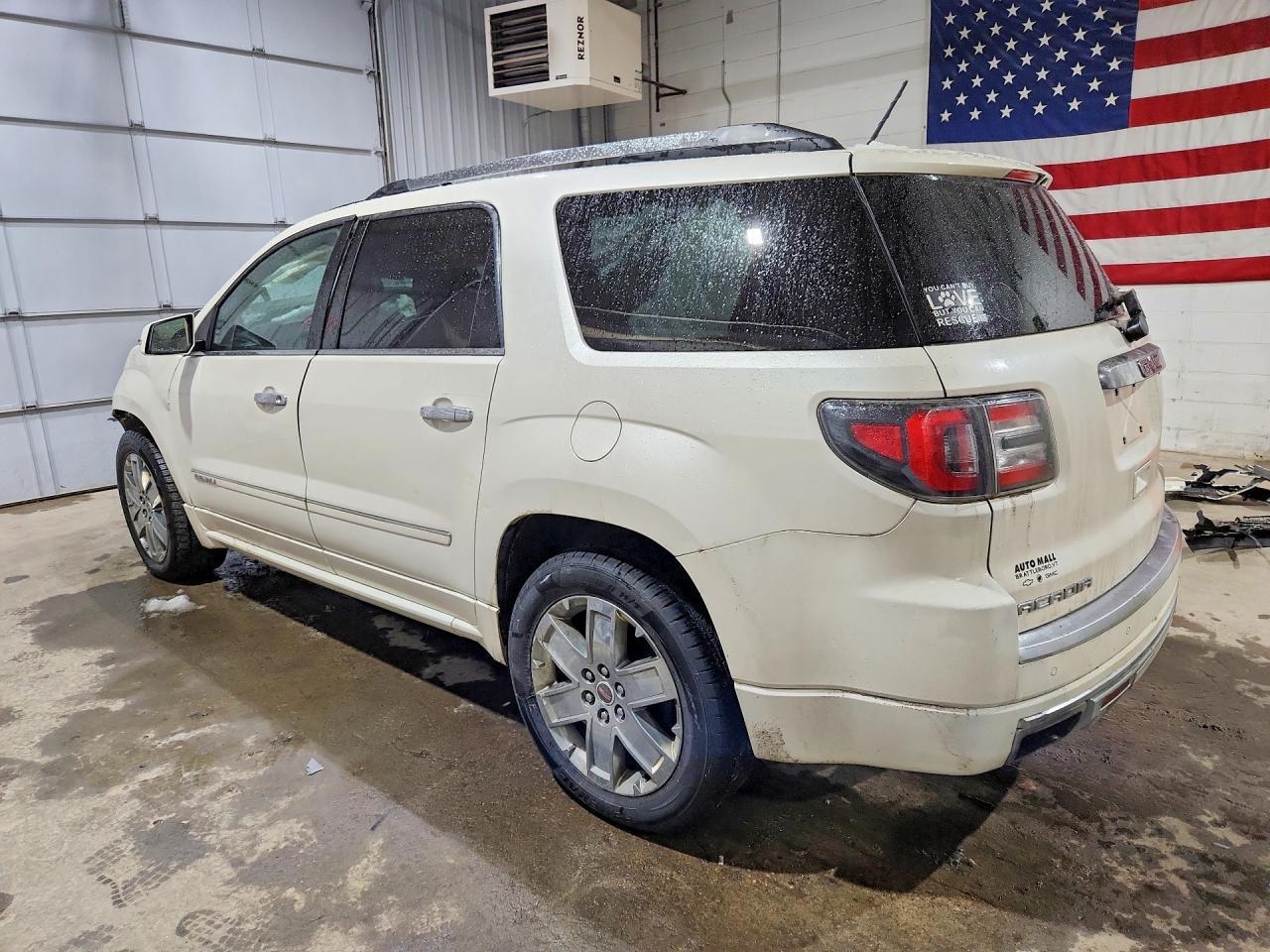 2015 GMC Acadia Denali - zdjęcie 2