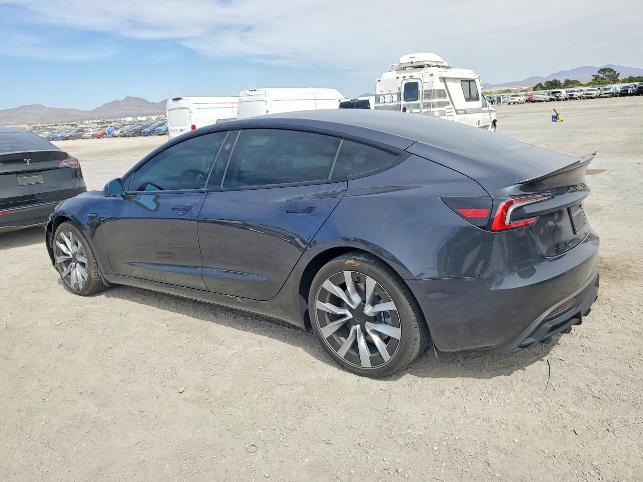 2024 Tesla Model 3 - zdjęcie 2