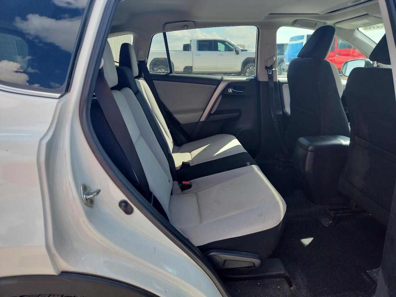 2016 Toyota Rav4 Xle - zdjęcie 11