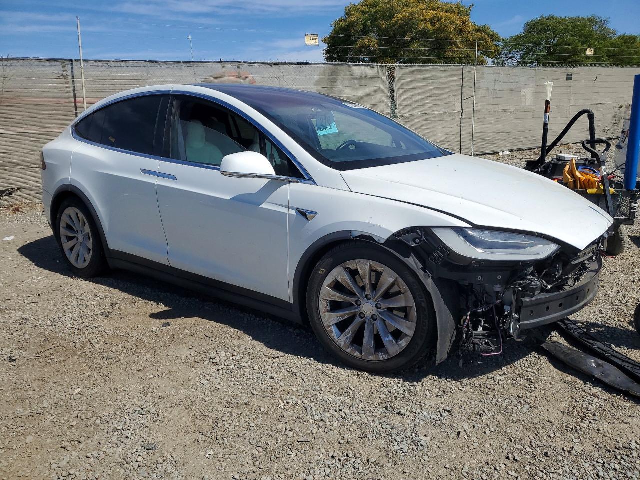 2020 Tesla Model X - zdjęcie 4