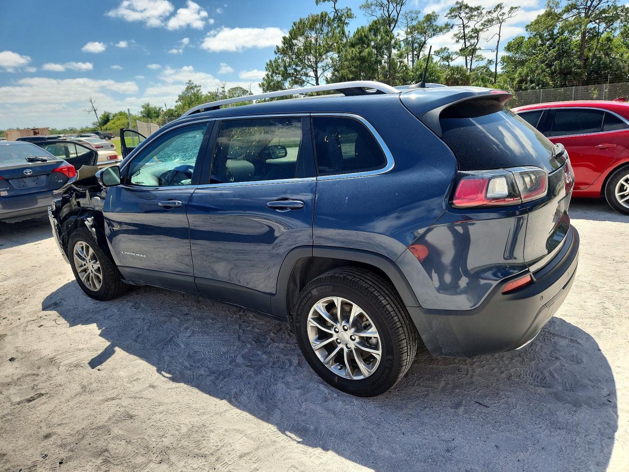 2021 Jeep Cherokee Latitude Lux - zdjęcie 2