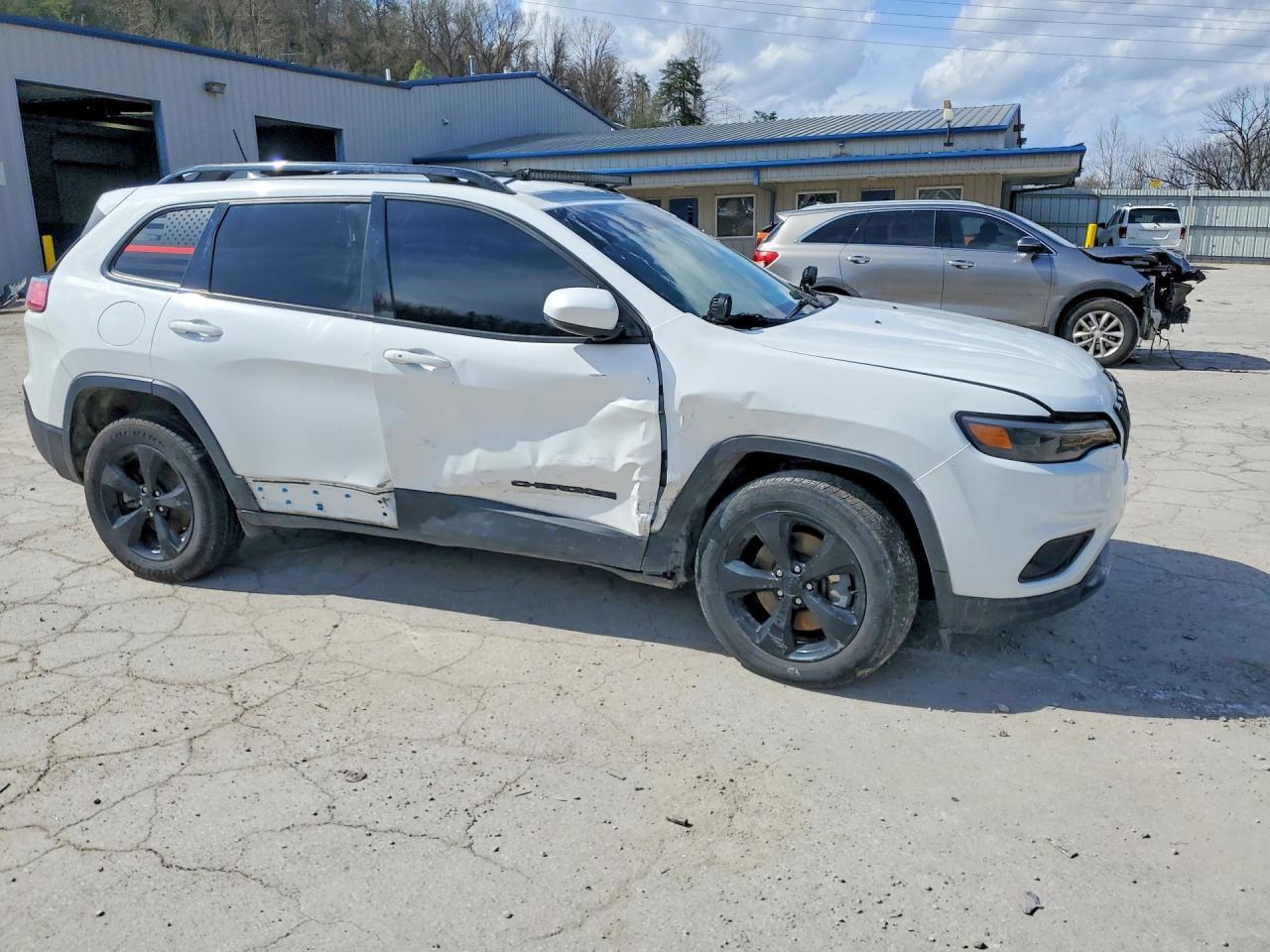 2020 Jeep Cherokee Latitude Plus - zdjęcie 4
