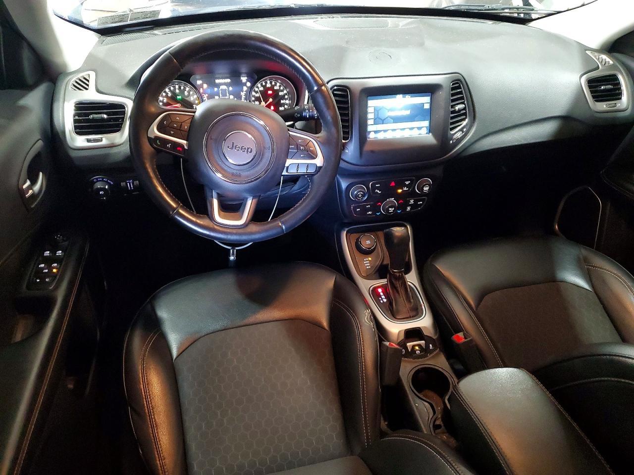 2018 Jeep Compass Latitude - zdjęcie 8