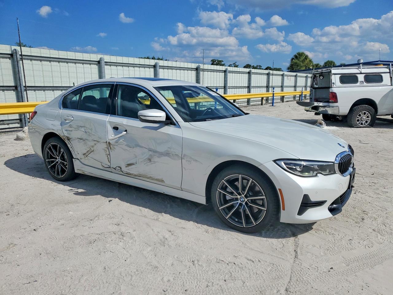 2019 BMW 330Xi - zdjęcie 4