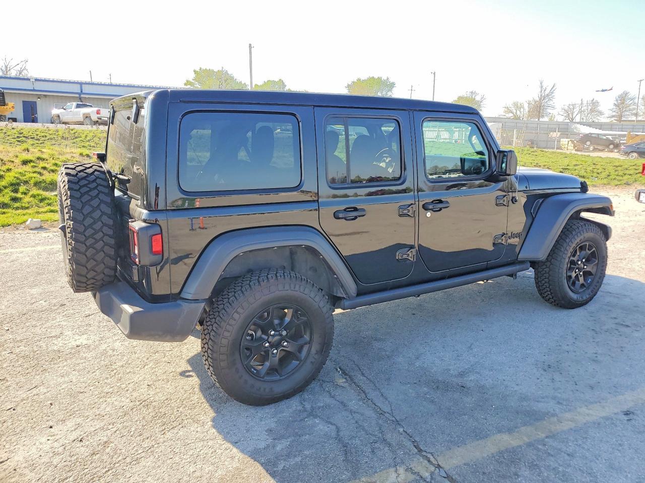 2022 Jeep Wrangler Unlimited Sport - zdjęcie 3