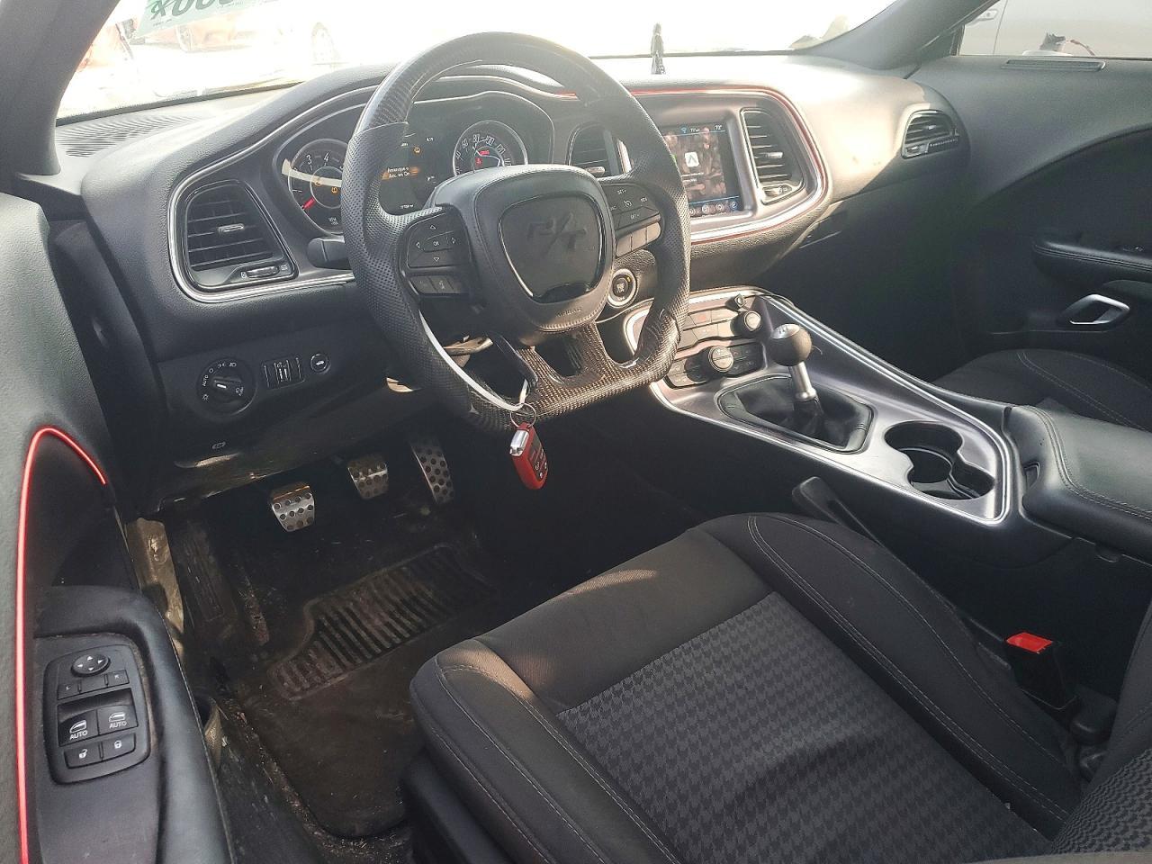 2016 Dodge Challenger R - zdjęcie 15