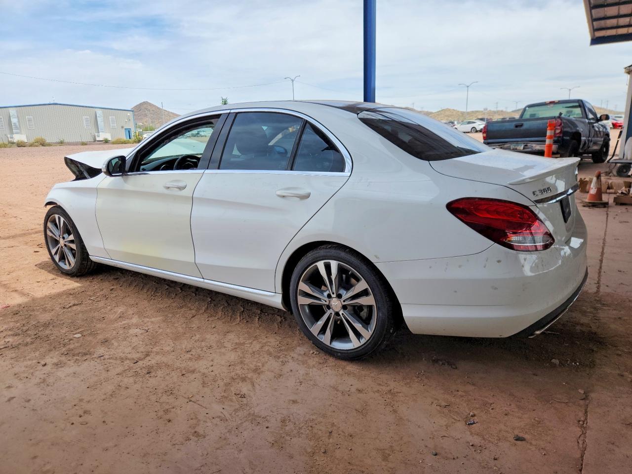 2015 Mercedes-Benz C 300 - zdjęcie 2