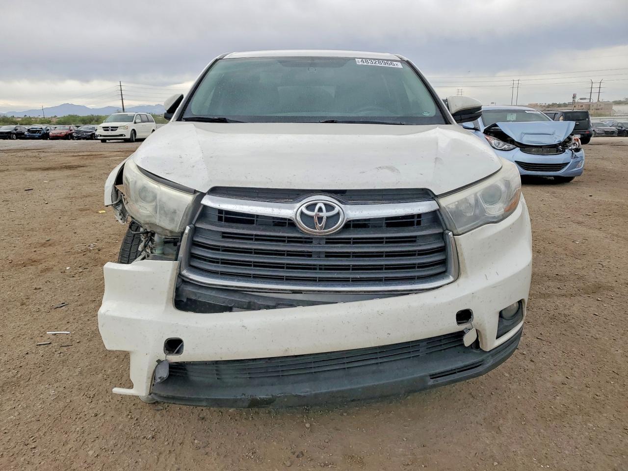 2015 Toyota Highlander Le Plus - zdjęcie 5