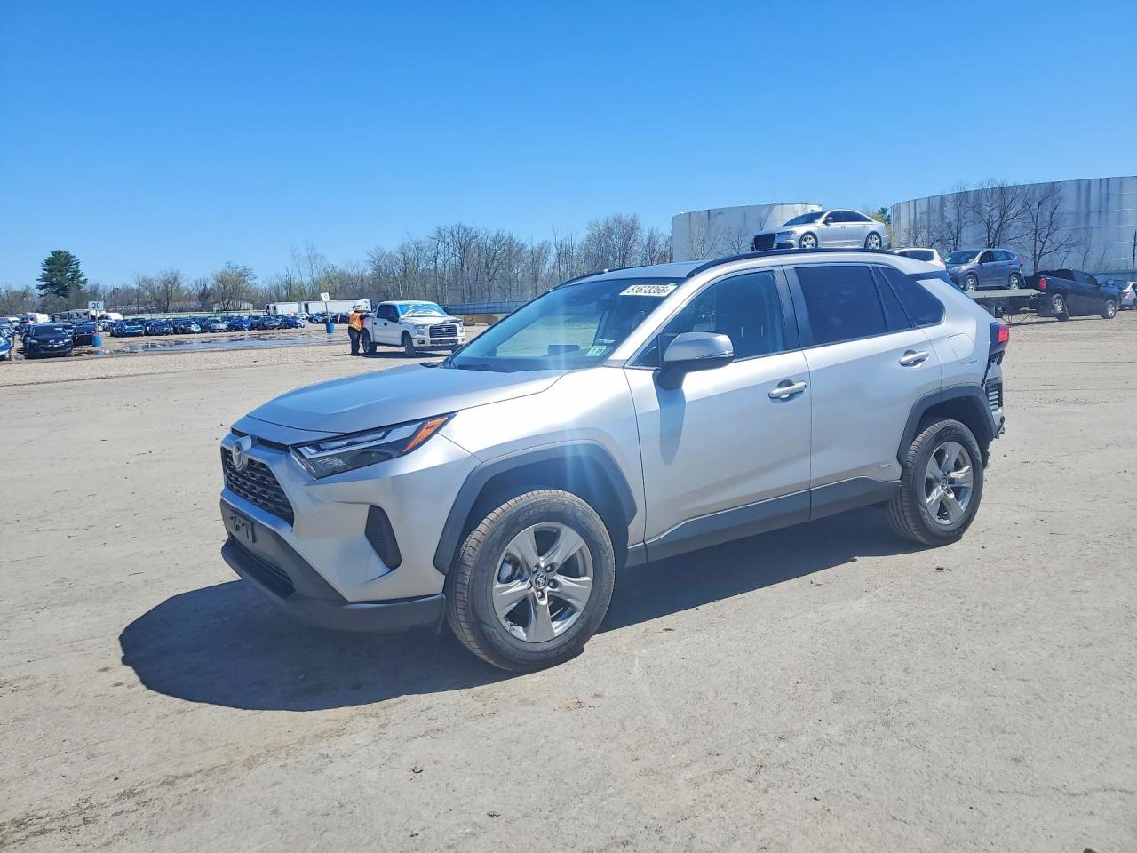 2024 Toyota Rav4 Hybrid Xle - zdjęcie główne