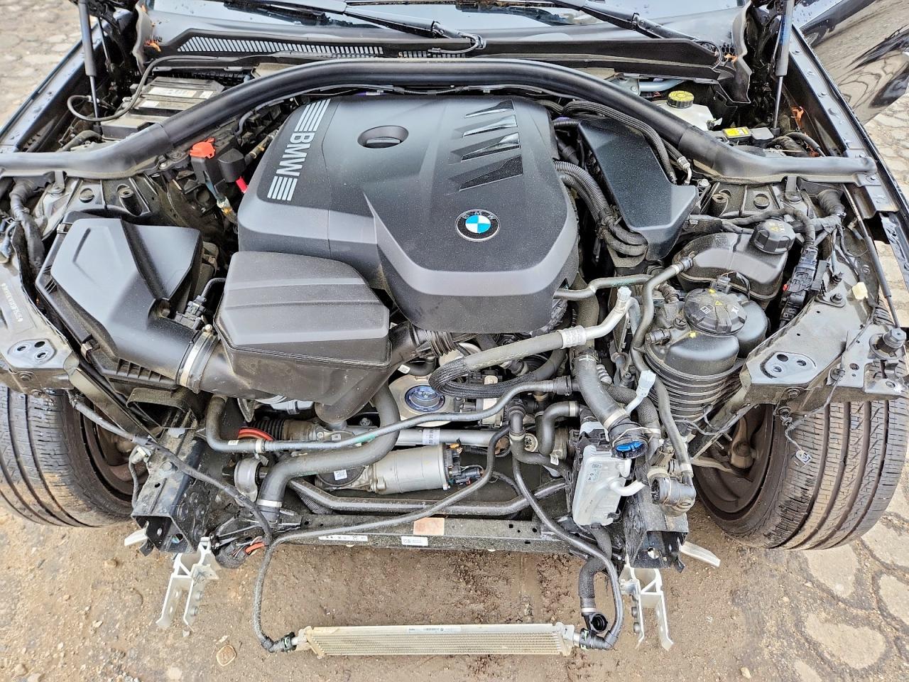 2025 BMW 330I - zdjęcie 11
