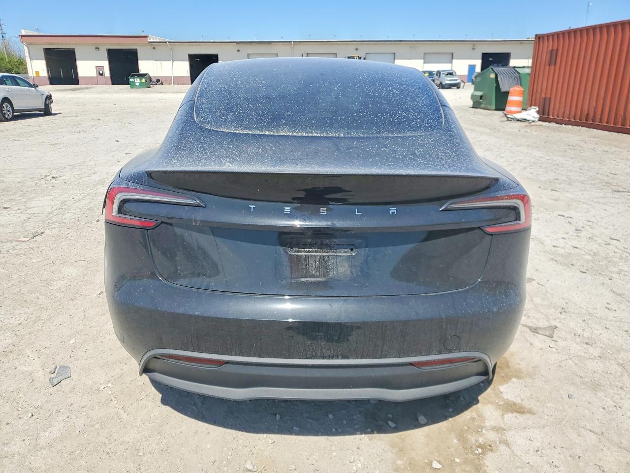 2025 Tesla Model 3 - zdjęcie 6