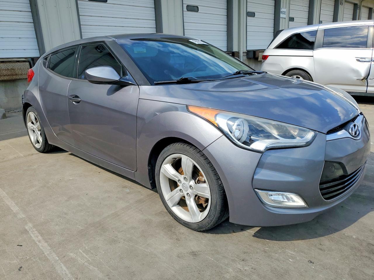 2014 Hyundai Veloster Base - zdjęcie 4