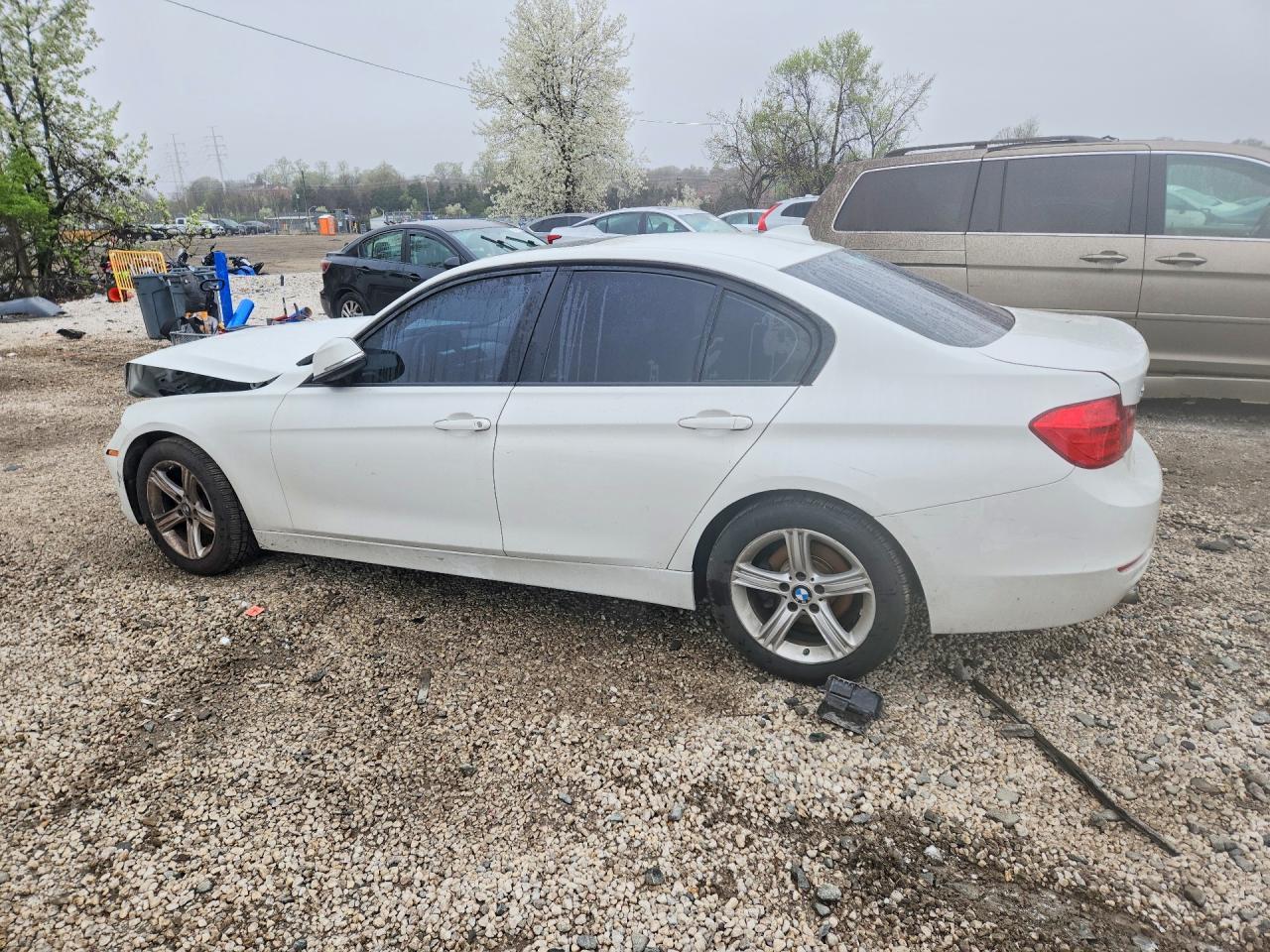 2015 BMW 320 I xDrive - zdjęcie 2