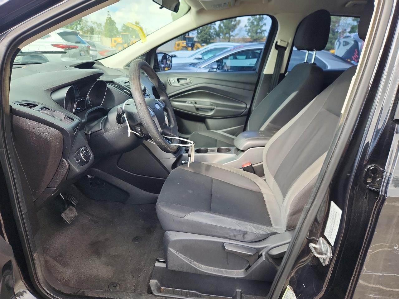 2014 Ford Escape S - zdjęcie 7