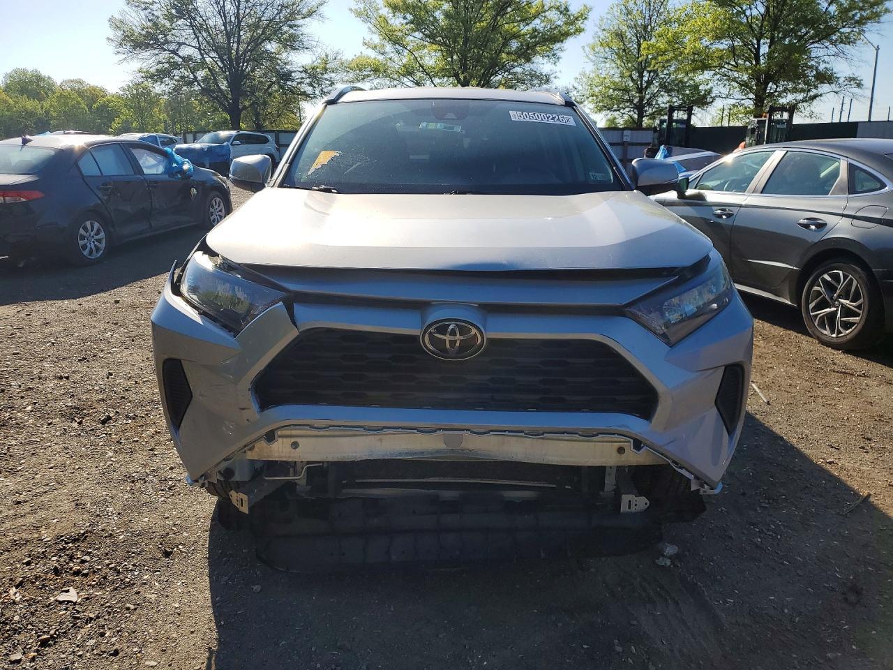 2021 Toyota Rav4 Le - zdjęcie 5