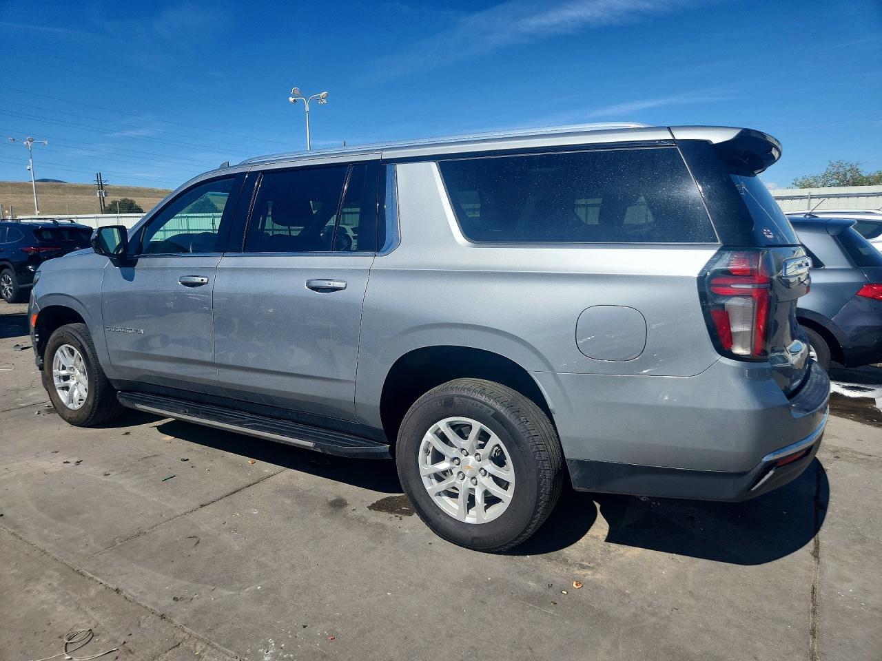 2024 Chevrolet Suburban K1500 Ls - zdjęcie 2
