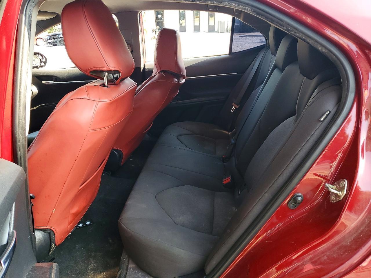 2020 Toyota Camry Le - zdjęcie 10