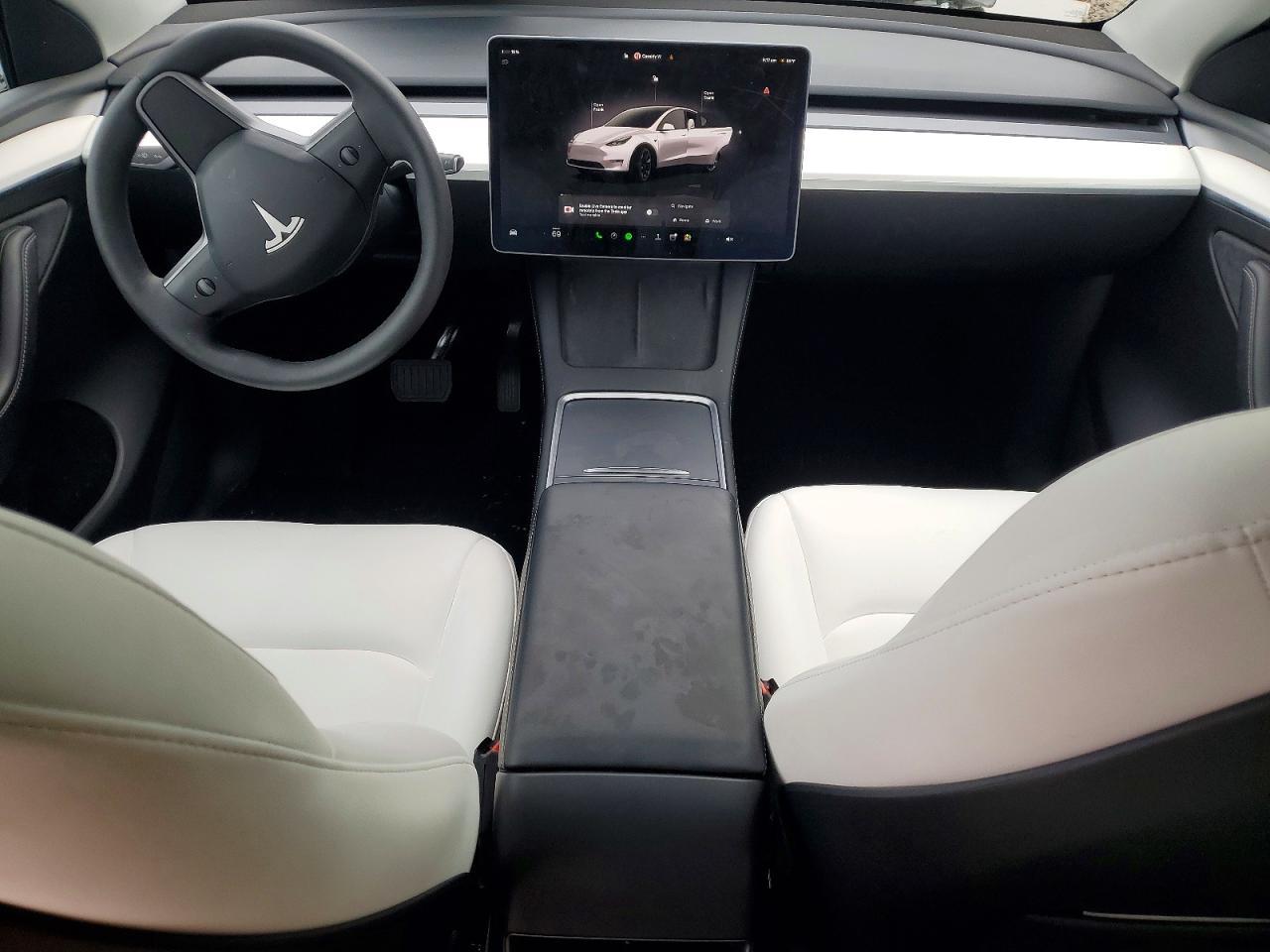 2025 Tesla Model Y - zdjęcie 8