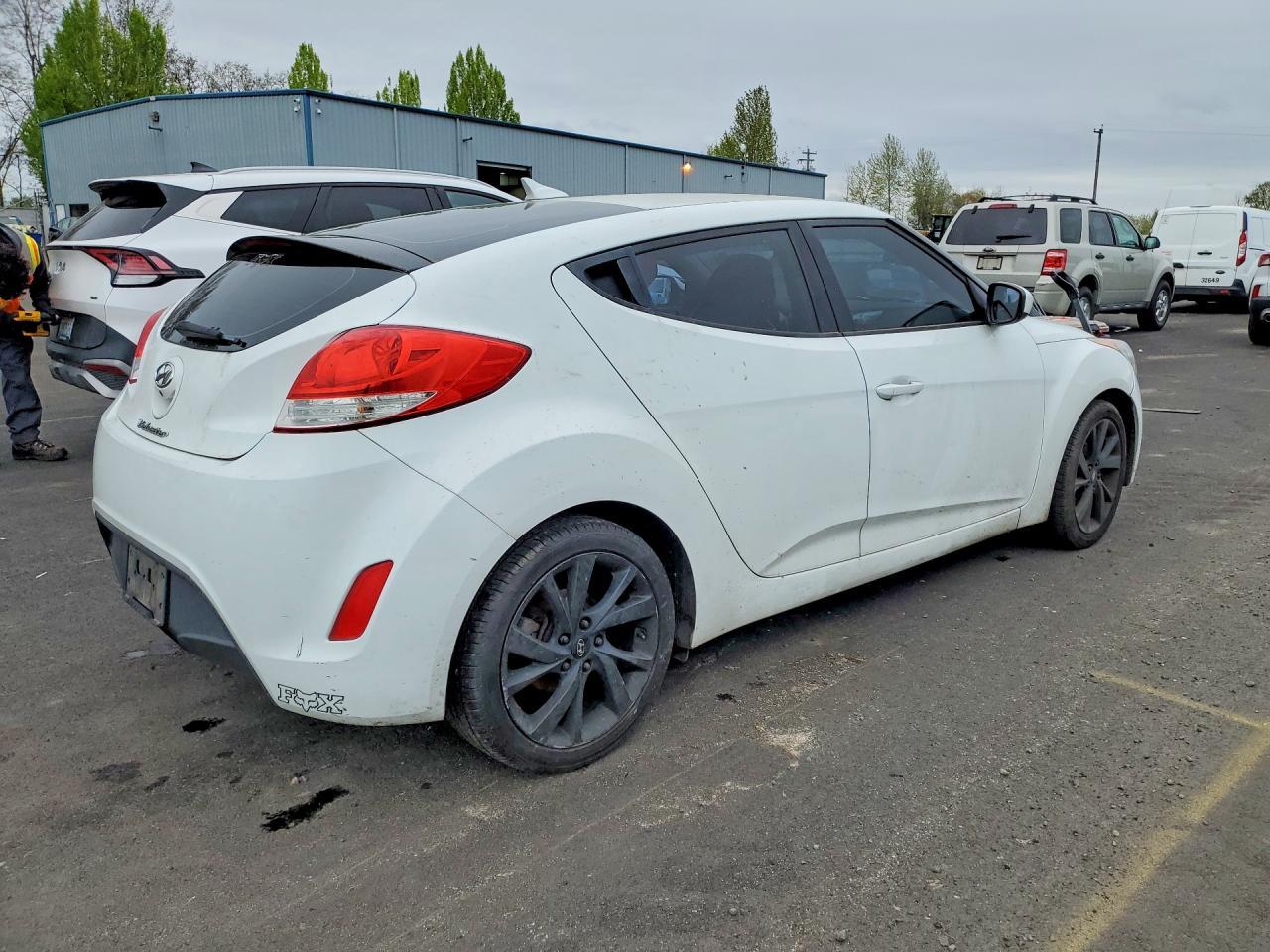 2016 Hyundai Veloster - zdjęcie 3