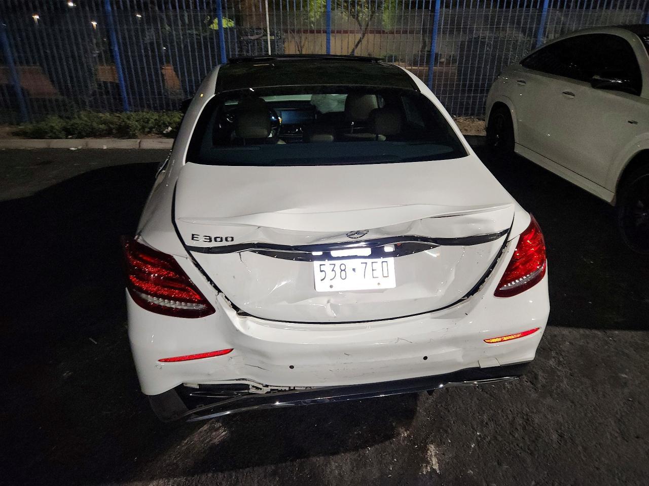 2019 Mercedes-Benz E 300 - zdjęcie 6