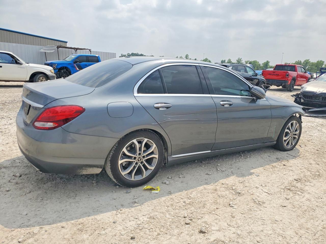 2018 Mercedes-Benz C 300 - zdjęcie 3