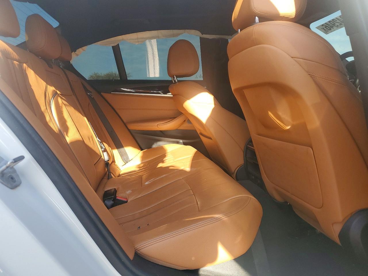 2017 BMW 530 I - zdjęcie 10